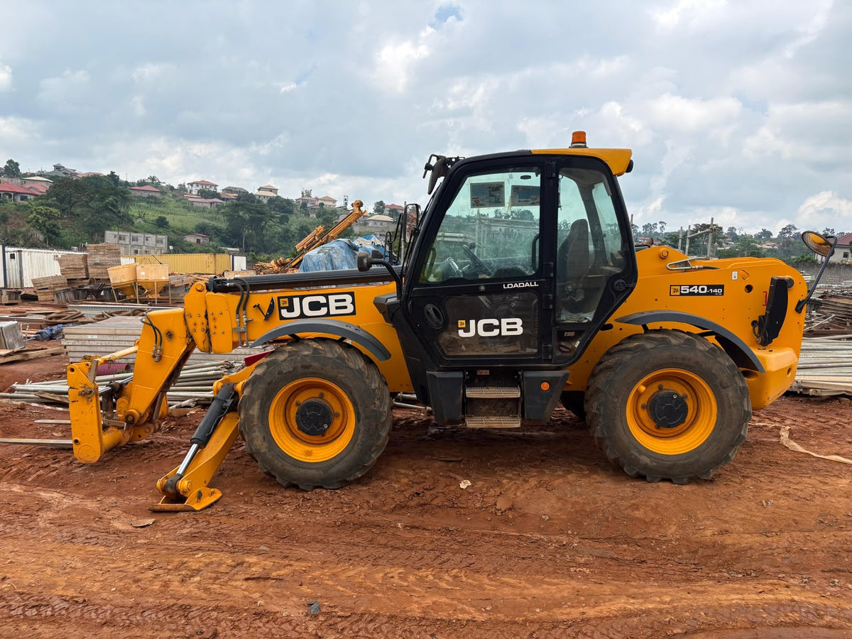 Chariot télescopique (type Manitou) JCB Loadall 540-140 à vendre à Yaoundé – 30 000 000 FCFA – photo 1