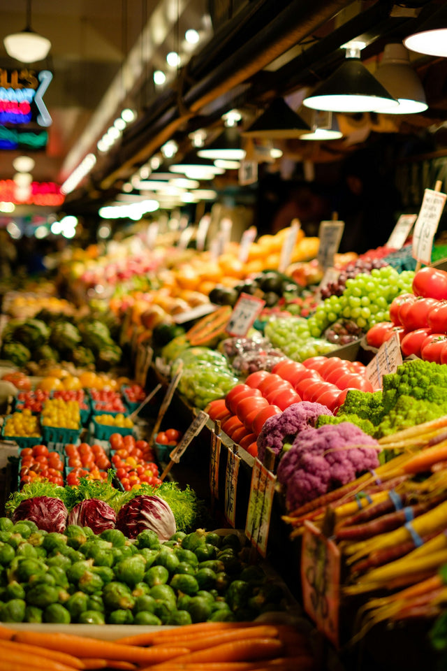 Étal de légumes au marché