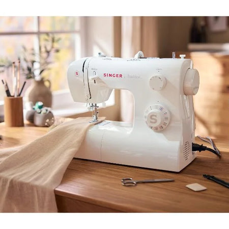 Singer Tradition 2282 — Couture Professionnelle & Robuste